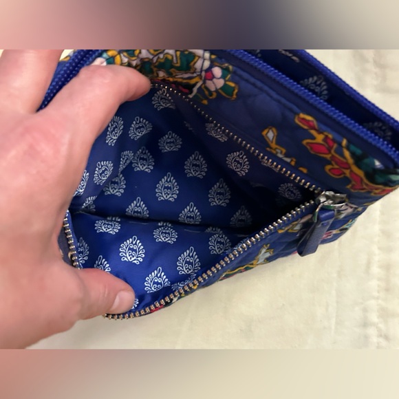 Vera Bradley wristlet/clutch bag. Excellent condition. - Picture 5 of 5